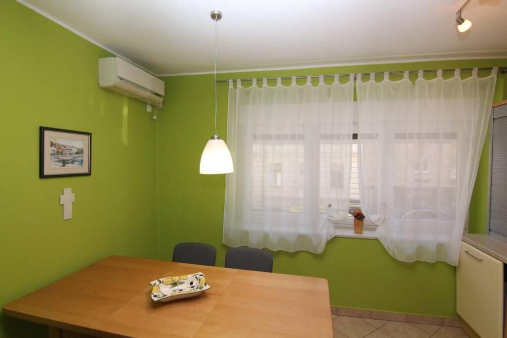 Fast Friend - Cozy Apartment In The Center With Private Garage Rijeka Bagian luar foto