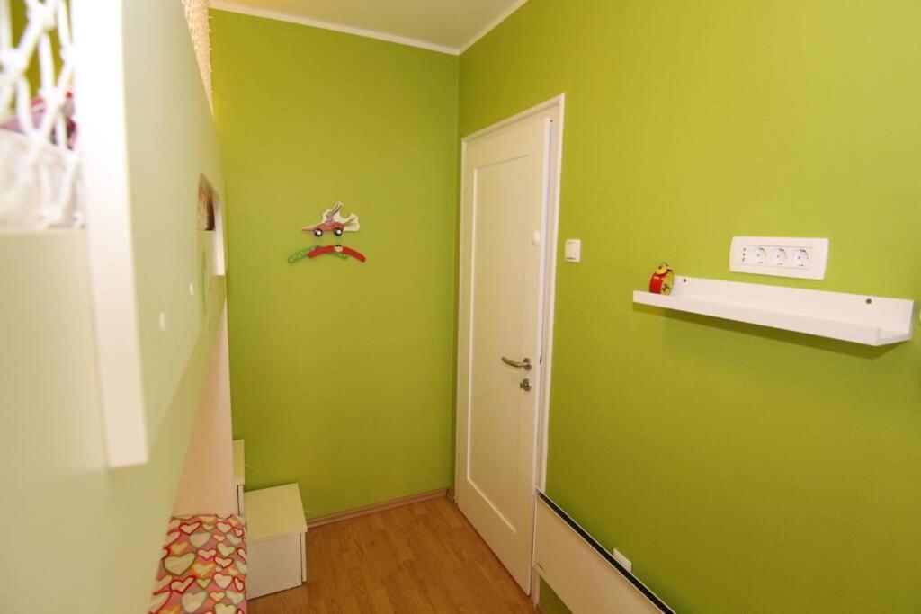 Fast Friend - Cozy Apartment In The Center With Private Garage Rijeka Bagian luar foto