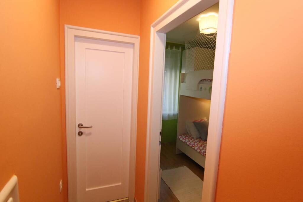 Fast Friend - Cozy Apartment In The Center With Private Garage Rijeka Bagian luar foto
