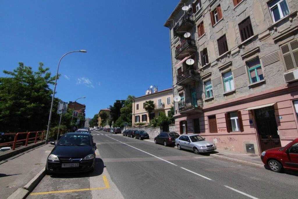 Fast Friend - Cozy Apartment In The Center With Private Garage Rijeka Bagian luar foto