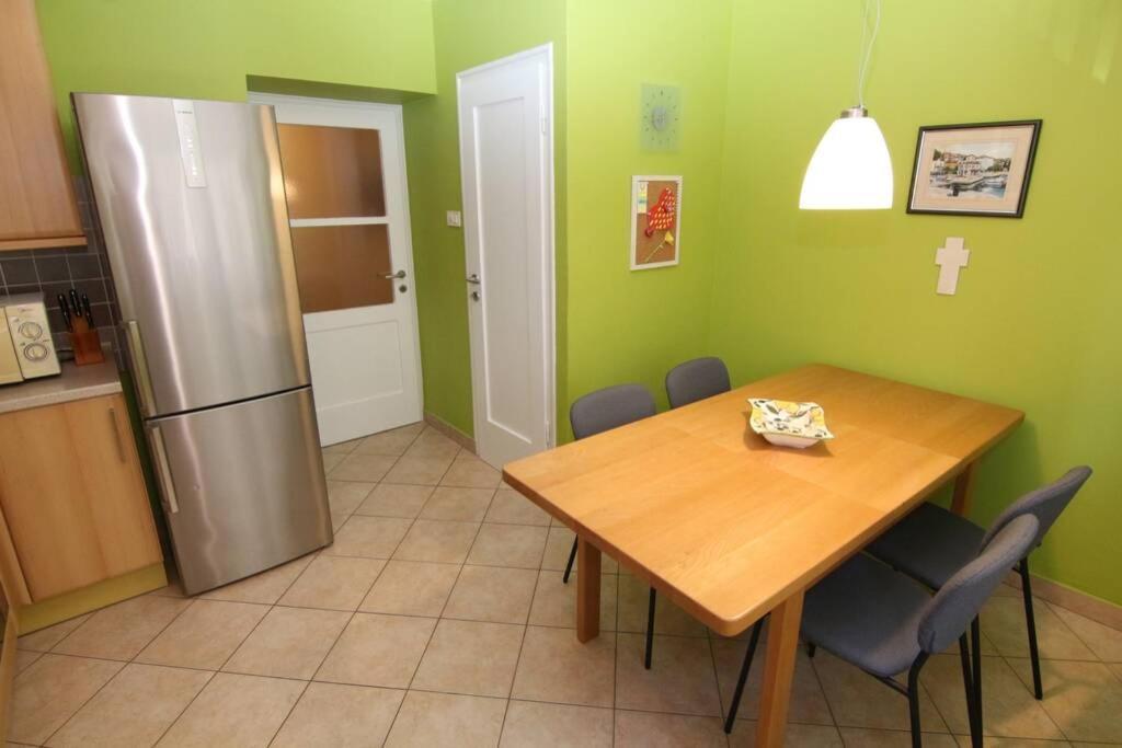 Fast Friend - Cozy Apartment In The Center With Private Garage Rijeka Bagian luar foto