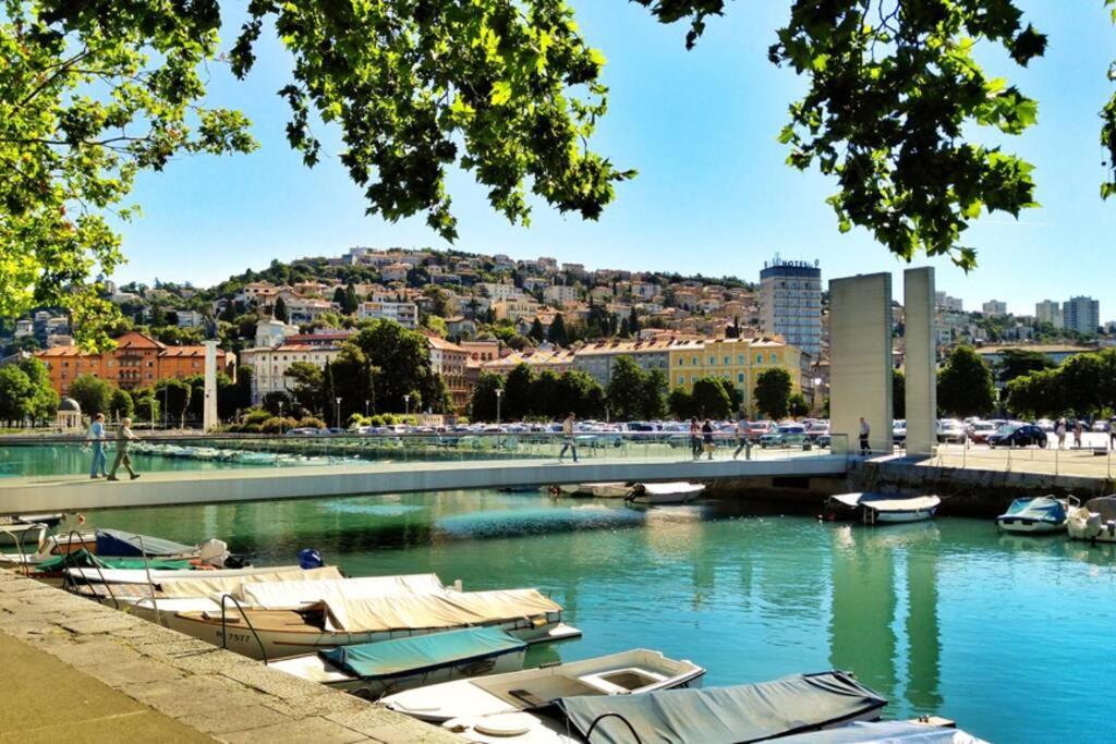 Fast Friend - Cozy Apartment In The Center With Private Garage Rijeka Bagian luar foto
